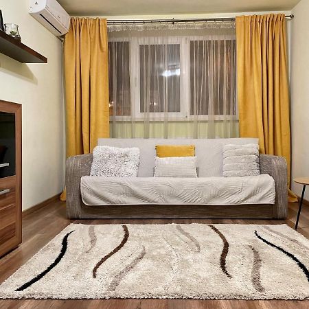 Cozy And Clean Apartment, Near National Arena Bucarest Extérieur photo