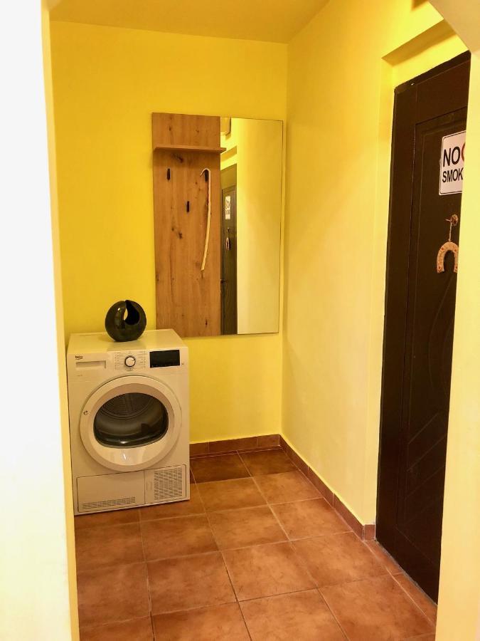 Cozy And Clean Apartment, Near National Arena Bucarest Extérieur photo