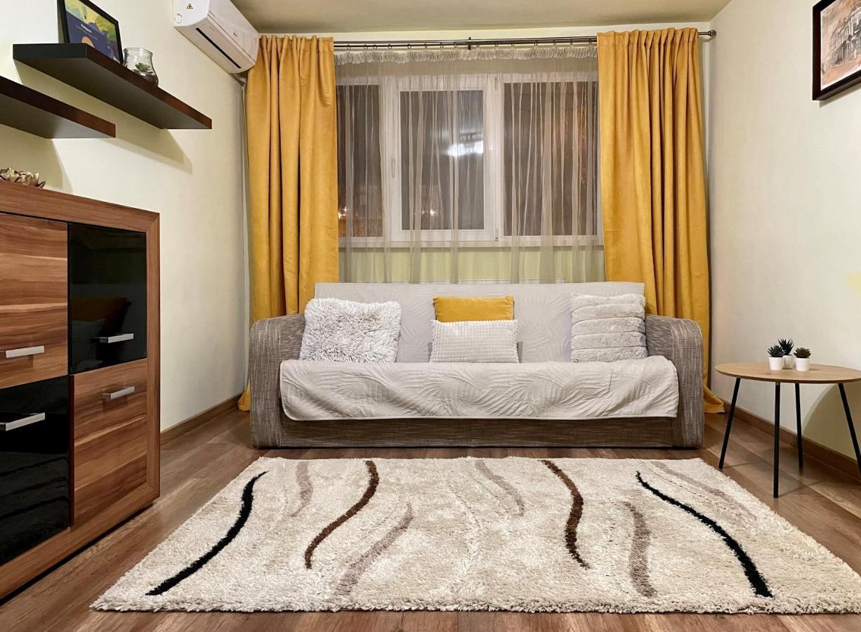 Cozy And Clean Apartment, Near National Arena Bucarest Extérieur photo