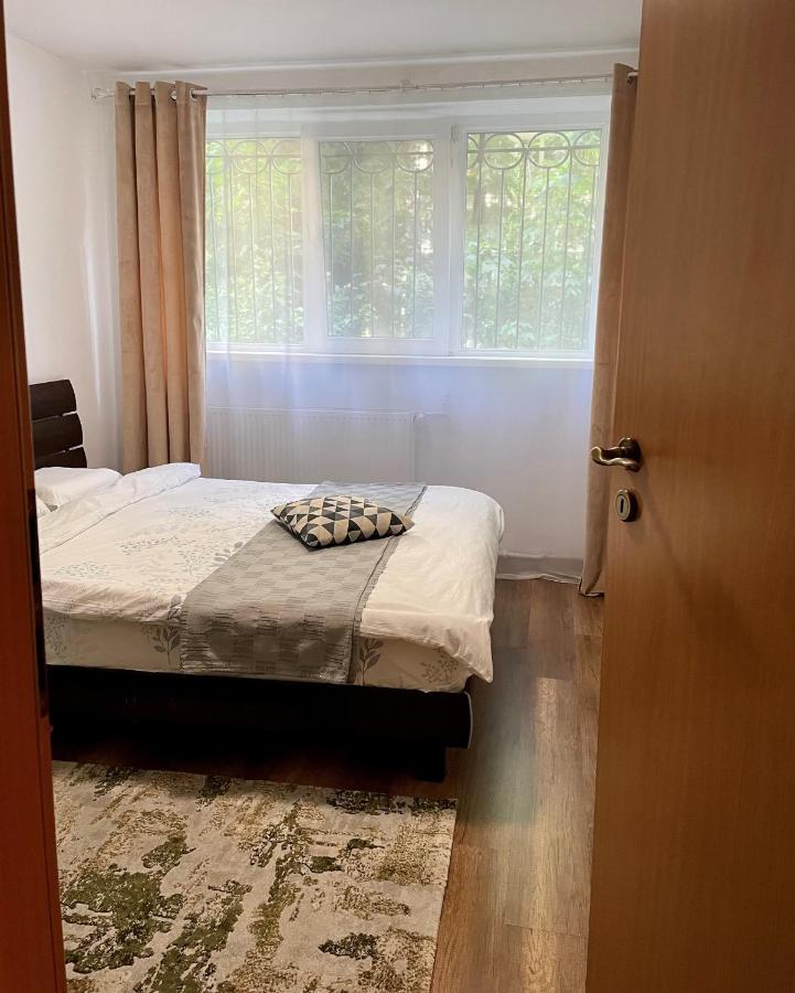 Cozy And Clean Apartment, Near National Arena Bucarest Extérieur photo